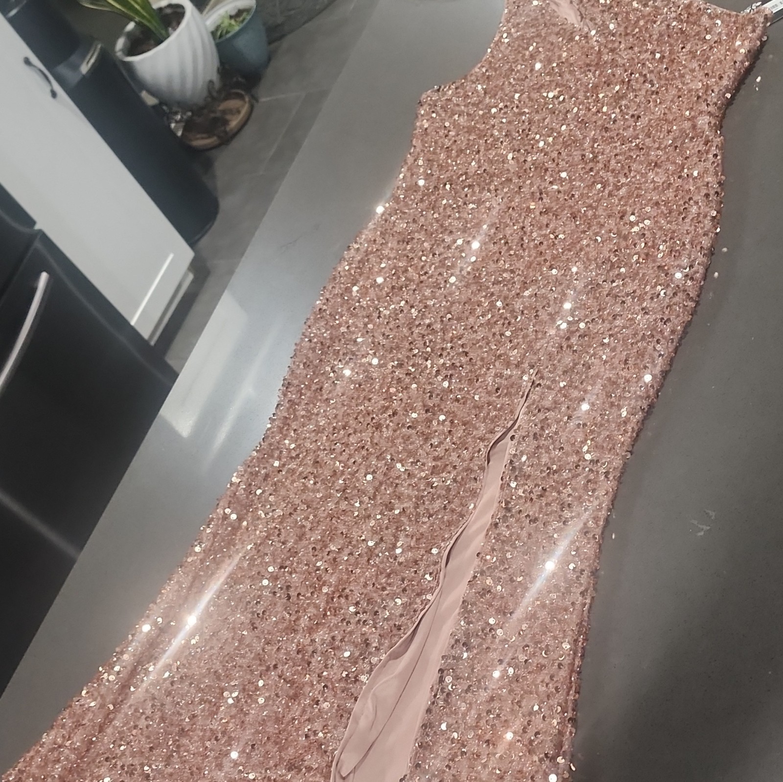 TOM WEBB Rose Gold Sequin V-Neck Sleeveless Long Formal Gown Dress Size 10