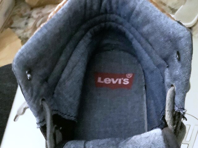 LEVIS STRAUSS Men’s Size 6 Blue Jean Color High Top Canvas Sneakers Leather