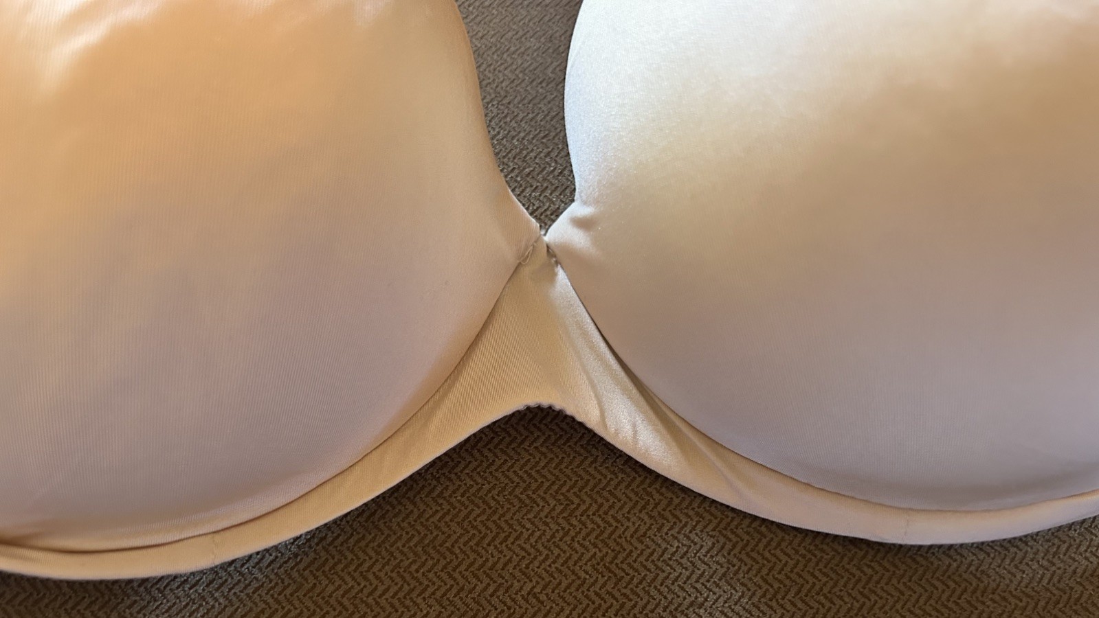 Skims Ultimate Push-Up Strapless Bra Sand color BA-BAN-9056 Womens 36C NWT