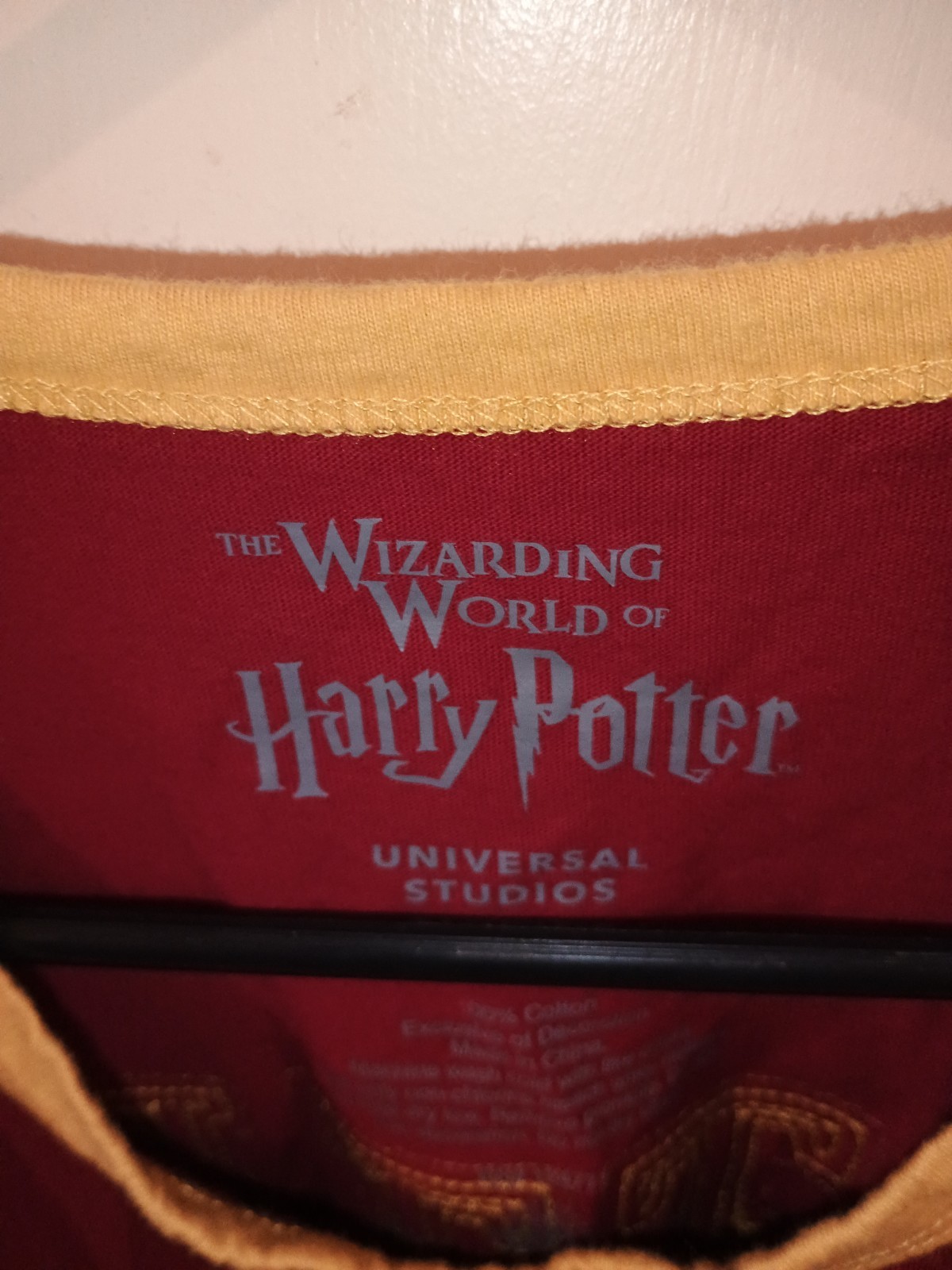 Harry Potter Gryffindor 07 Quidditch Men’s Medium Maroon Short Sleeve T-Shirt.