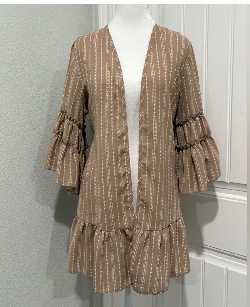 Hailey & Co Brown White Striped Open Front Ruffle Hem Bell 3/4 Sleeve S