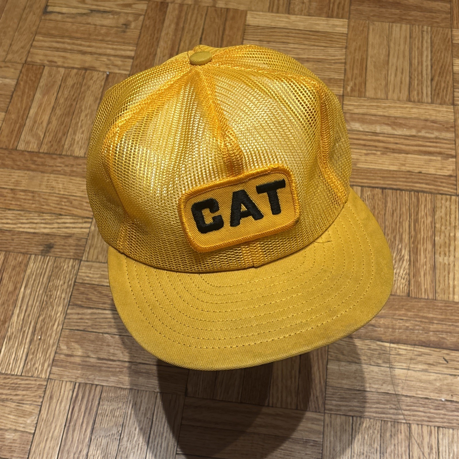 Vintage CAT Tractor Co. Patch Snapback Mesh Trucker Hat Louisville MFG. CO.