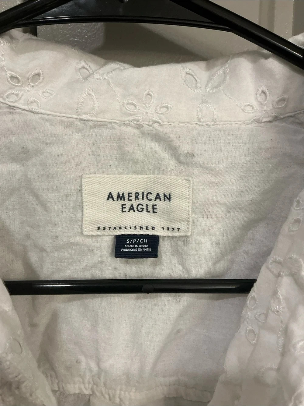 American Eagle White Eyelet Crochet Button Down Top Size S Boho Cropped Shirt