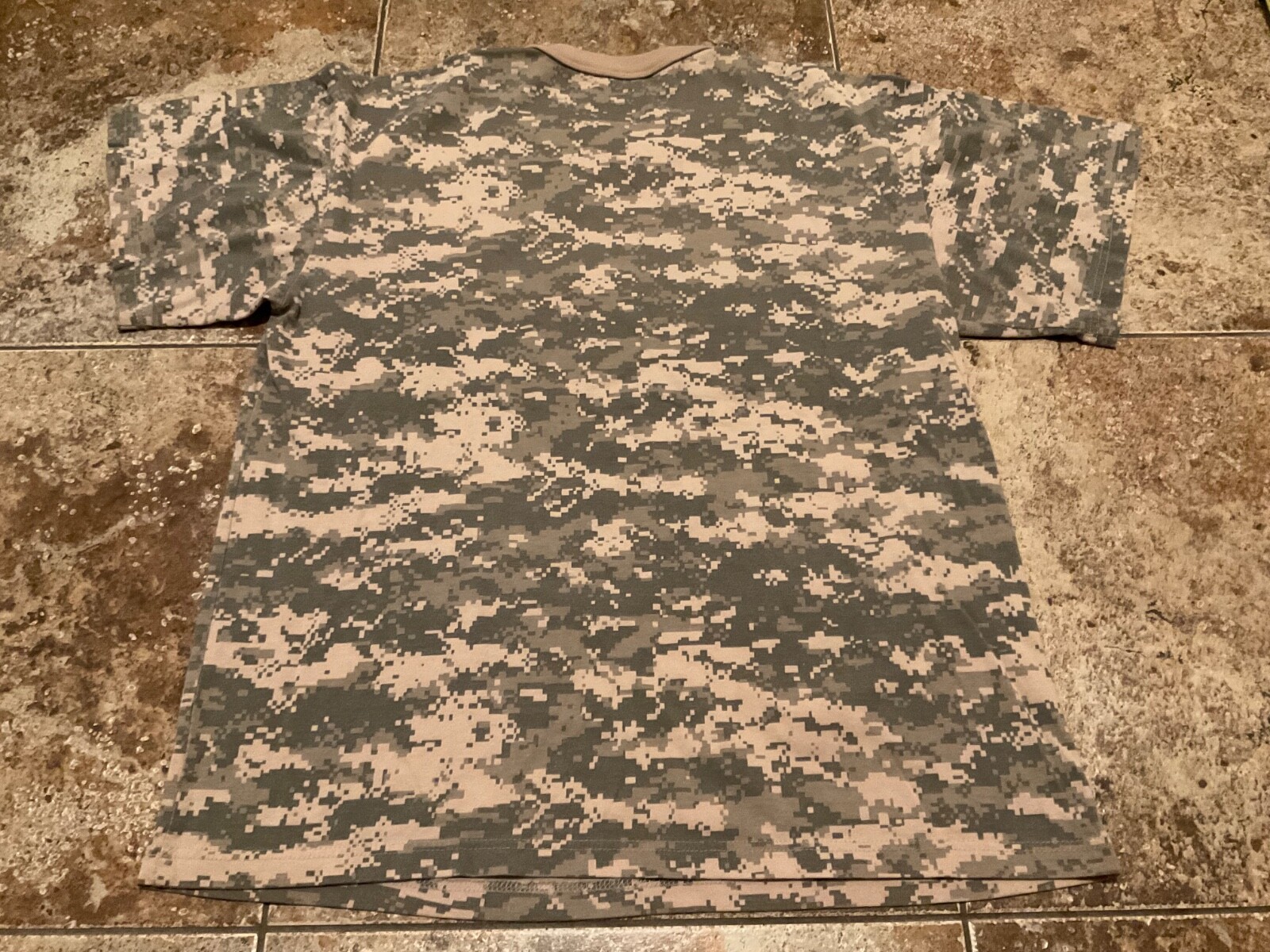 ROTHCO DIGI CAMO RINGER CREW TACTICAL T-SHIRT ( MENS XL ) AS IS PREOWNED