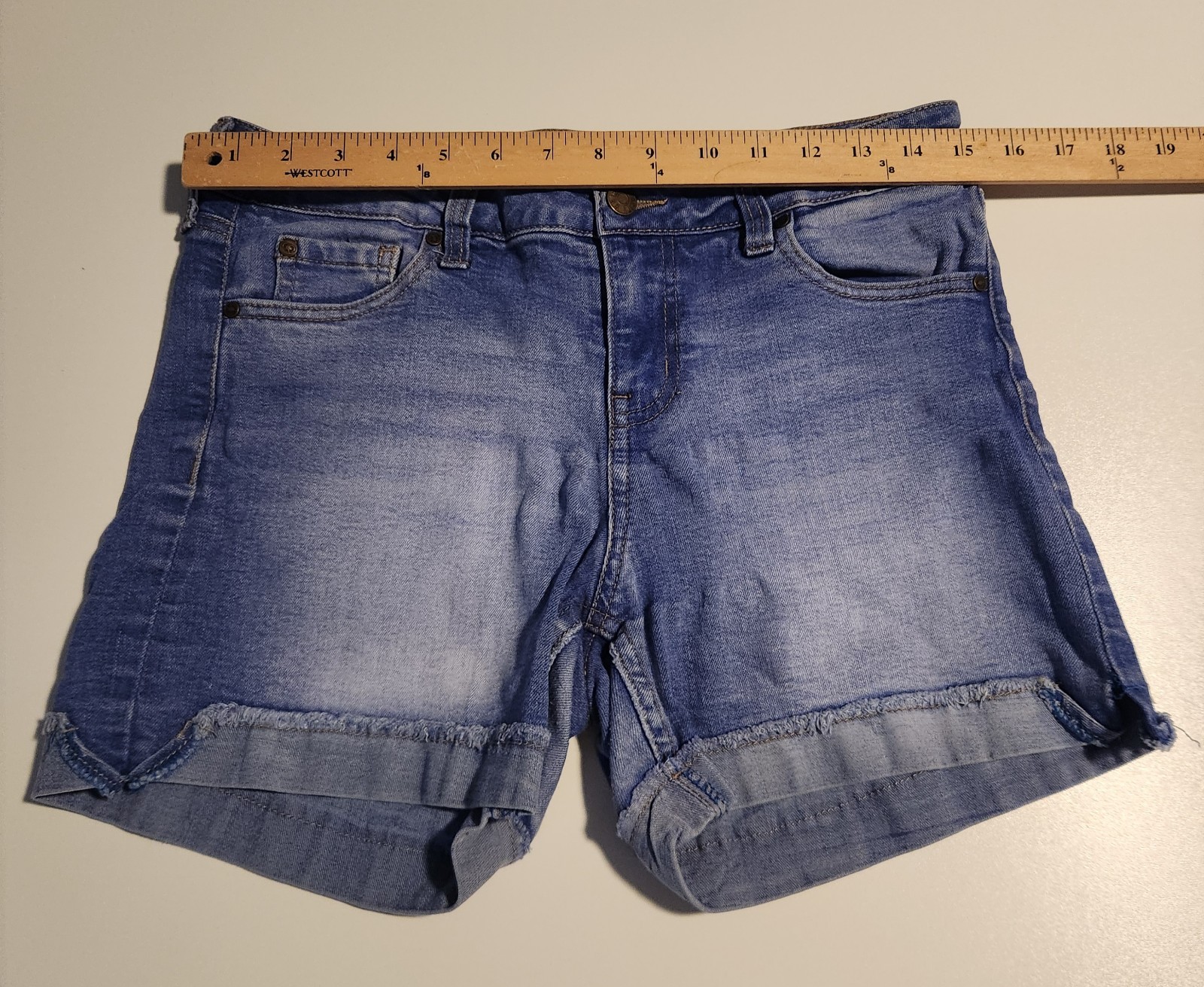 Celebrity Pink Denim Shorts Dark Blue Cuffed Mid-Rise Mom Stretch Size 9/29