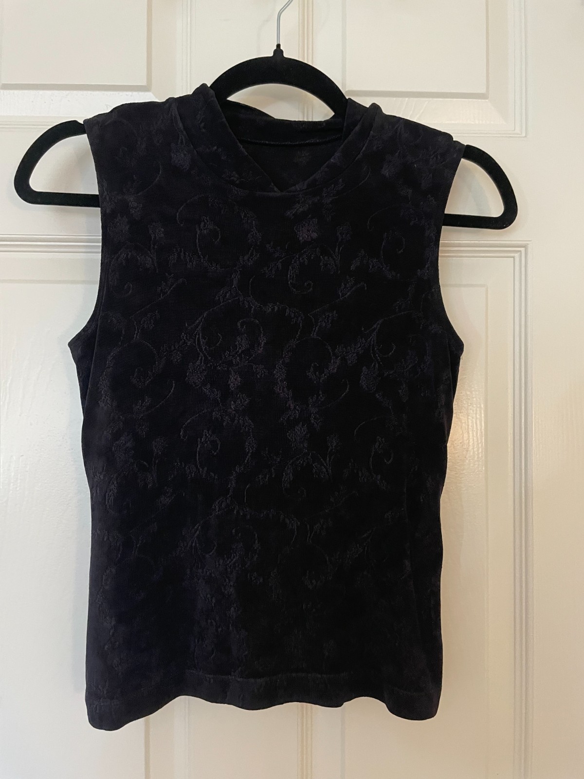 Sleeveless Top Weekenders black floral jacquard mock neck Travel Easy Care XS