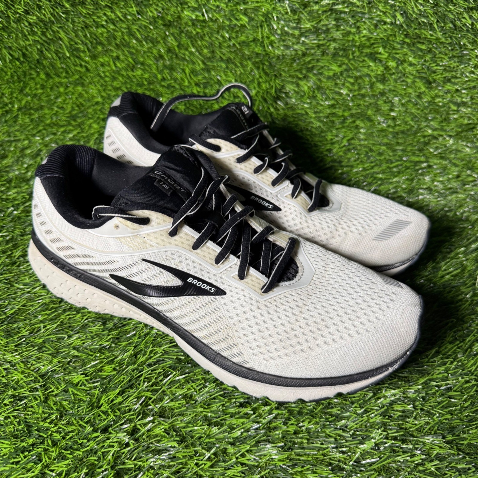 Brooks Ghost 12 Mens Running Shoes White Black Comfort Athletic Size 11.5D