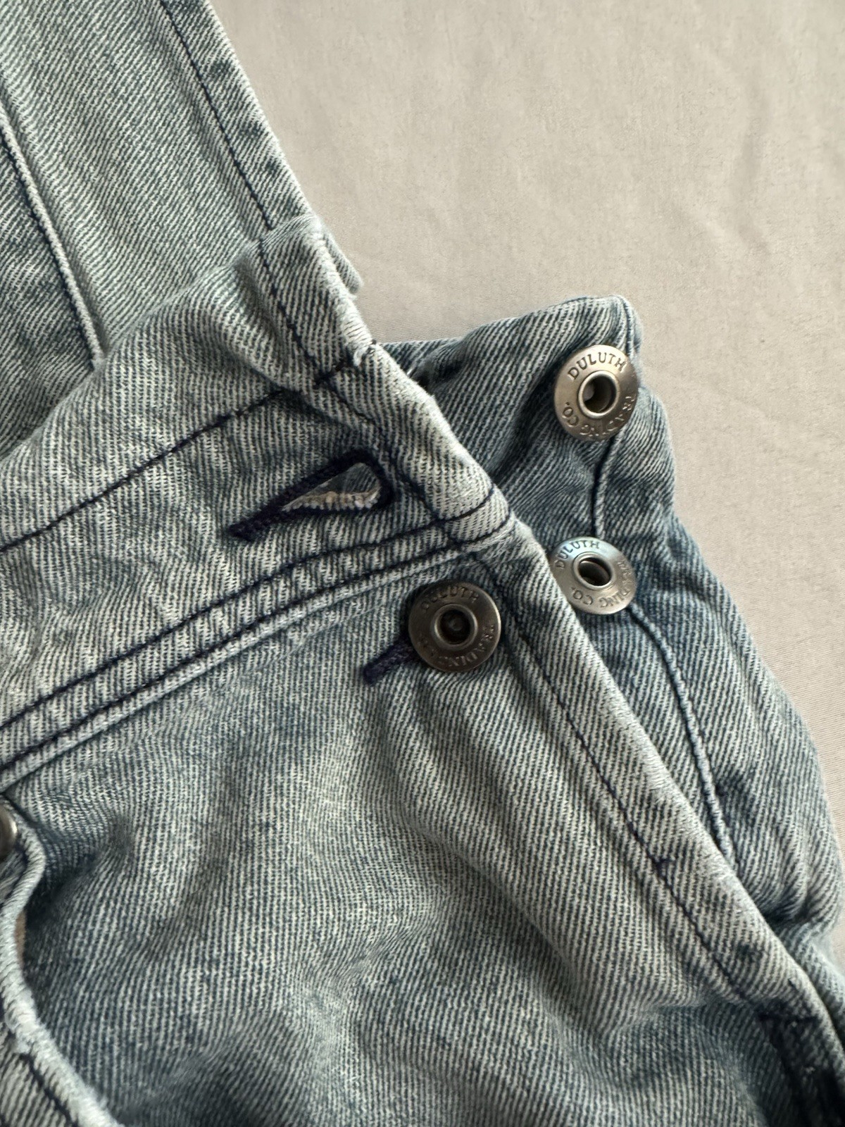 Duluth Trading Co Men’s Blue Denim Cotton Bib Overalls 42×32 Construction