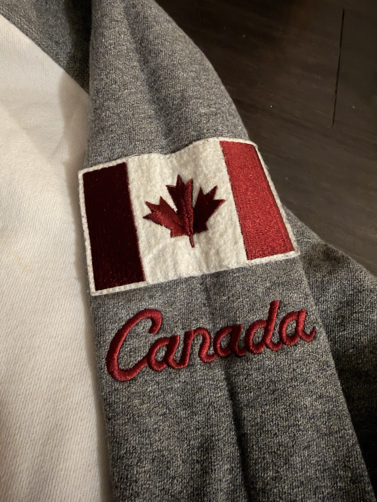 Vintage Roots Canada Raglan Crewneck Sweatshirt Large White Grey Made In Canada