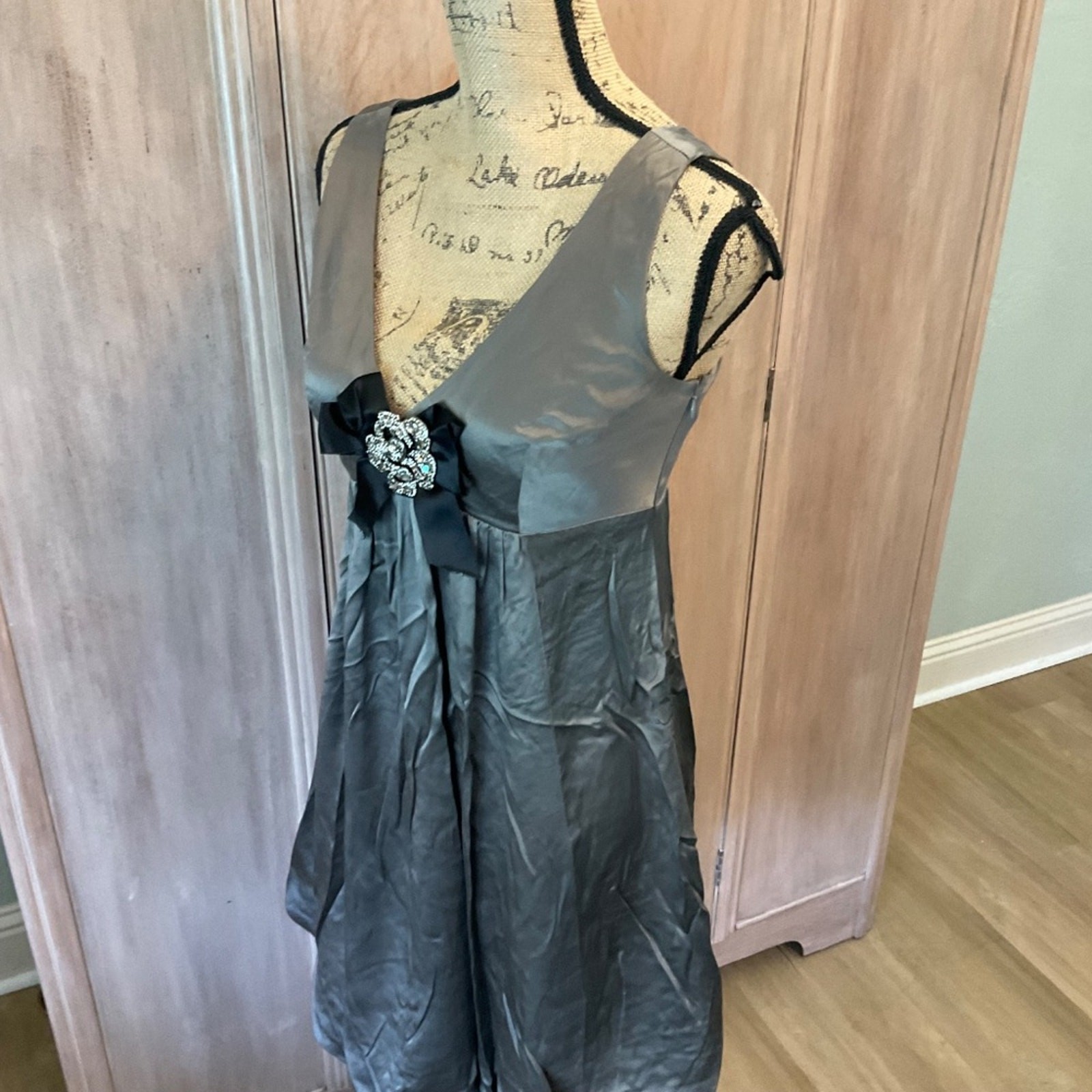Y2K BCBG Max Azria gray silk bubble dress 2