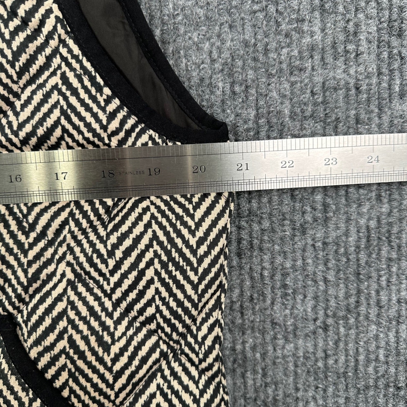 J. Crew Excursion Vest Womens L Grey Quilted Herringbone Down Filled Black Cream