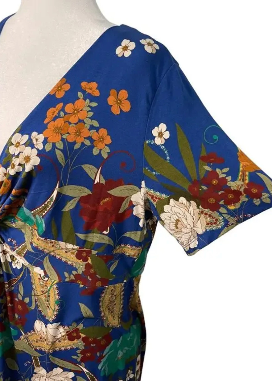 Johnny Was Knee Length BLUE Floral dress, Size Large. Excellent condition.