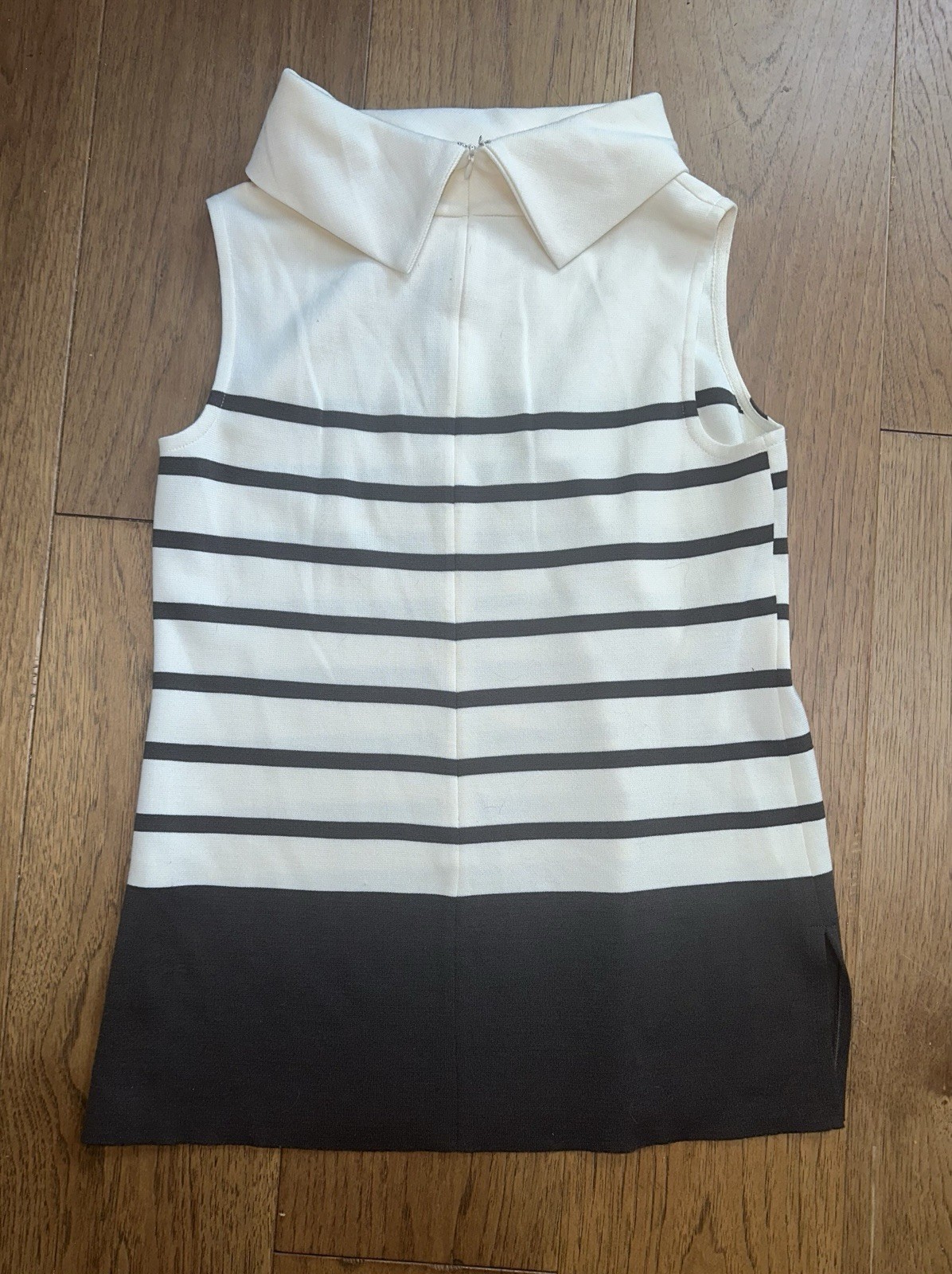 St. John Cream Brown Striped Mock Neck Sleeveless Knit Top Tunic Wool Blend 10