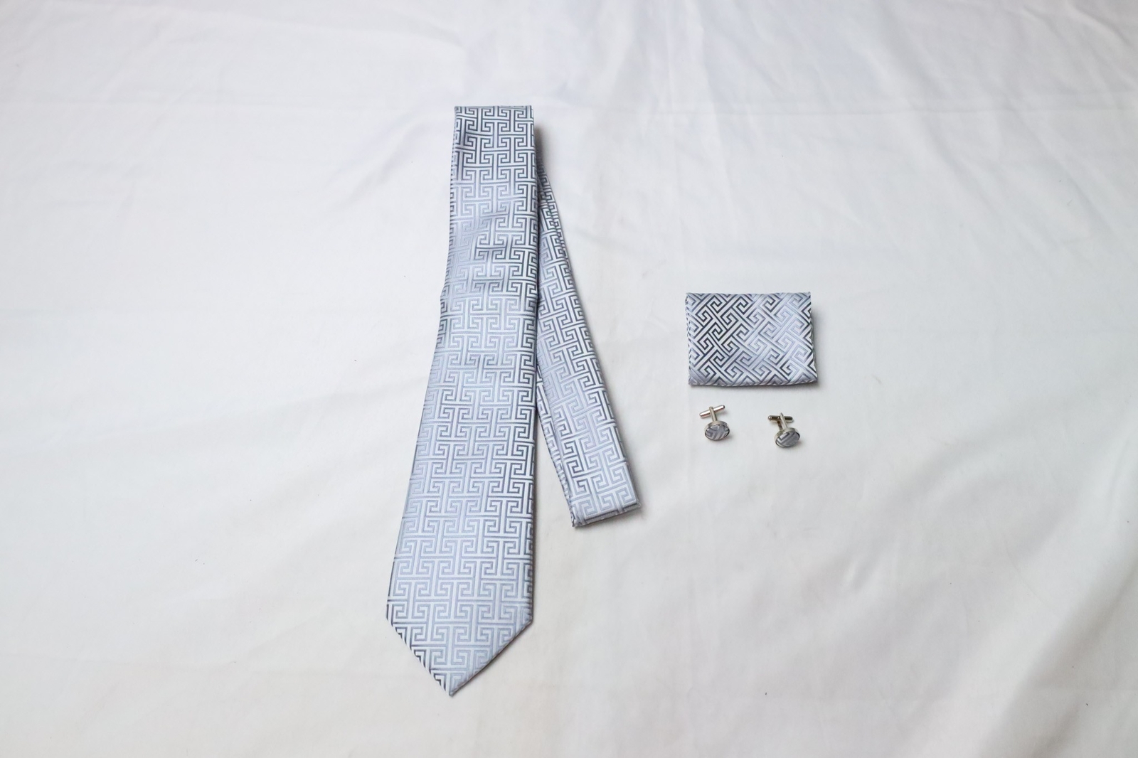 Hi Tie Men’s Handkerchief, Cuff Button, and Tie 3P Set RP9 Grey One Size