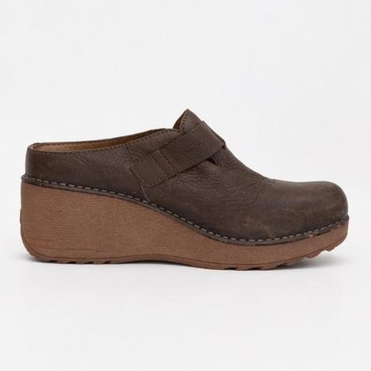 Dansko Women’s Brown Clogs Size US 7 • Excellent condition • Dansko Dansko brown