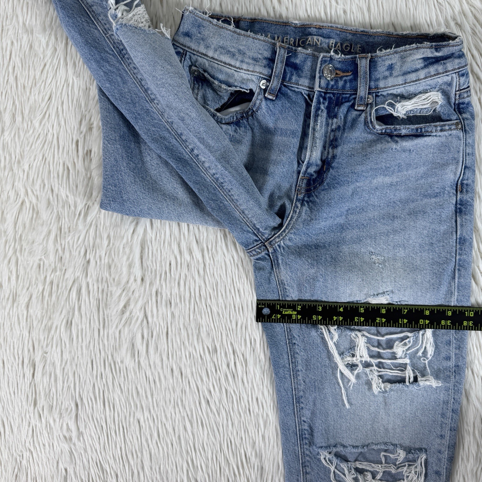 American Eagle Light Wash 90’s Distressed Mid-Rise Straight Jeans Women’s 0S