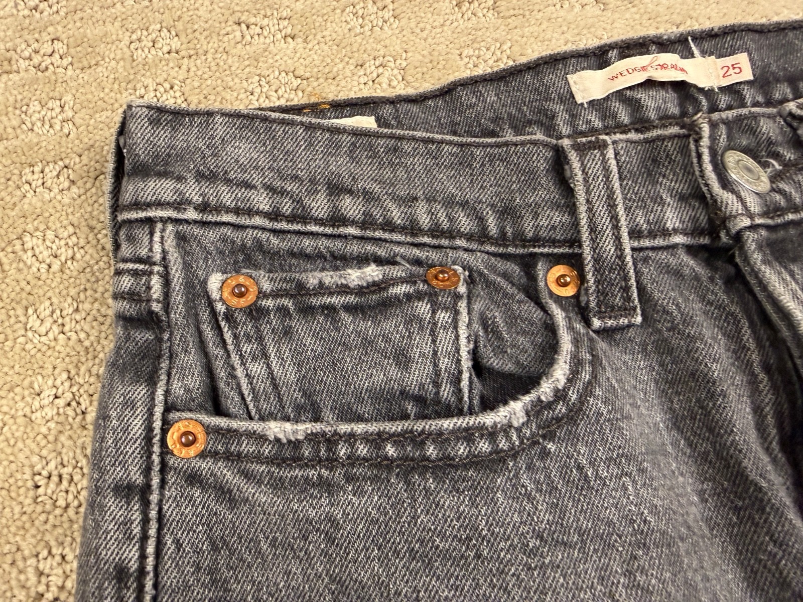 Woman’s Levi’s Wedgie Straight Premium Distressed Black Modern Big E 26×26 #1119