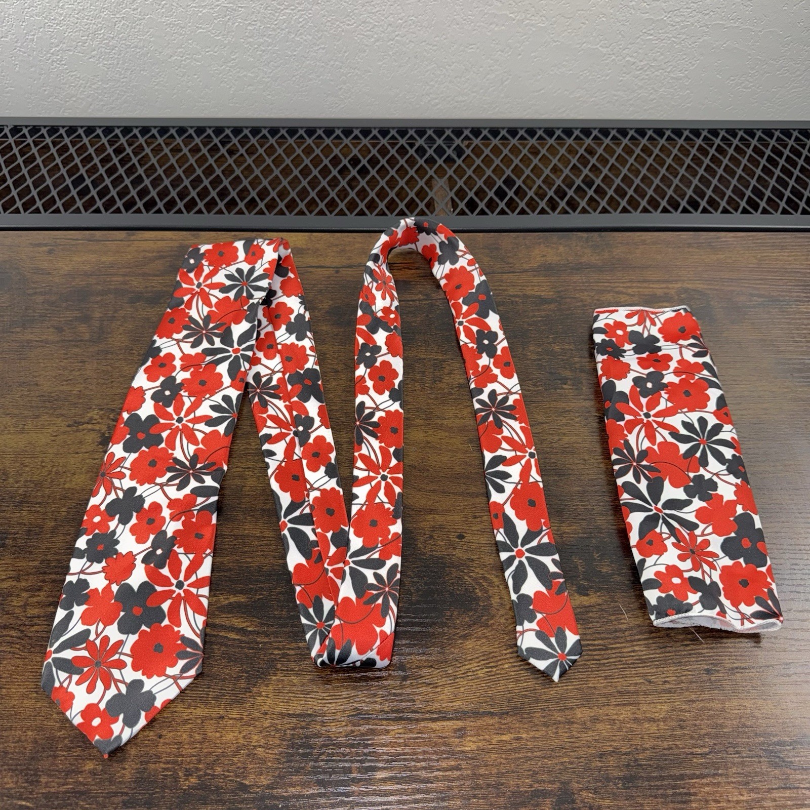 Hi-Tie Red Black White Floral Tie & Pocket Square Set Mens Necktie Slim Skinny