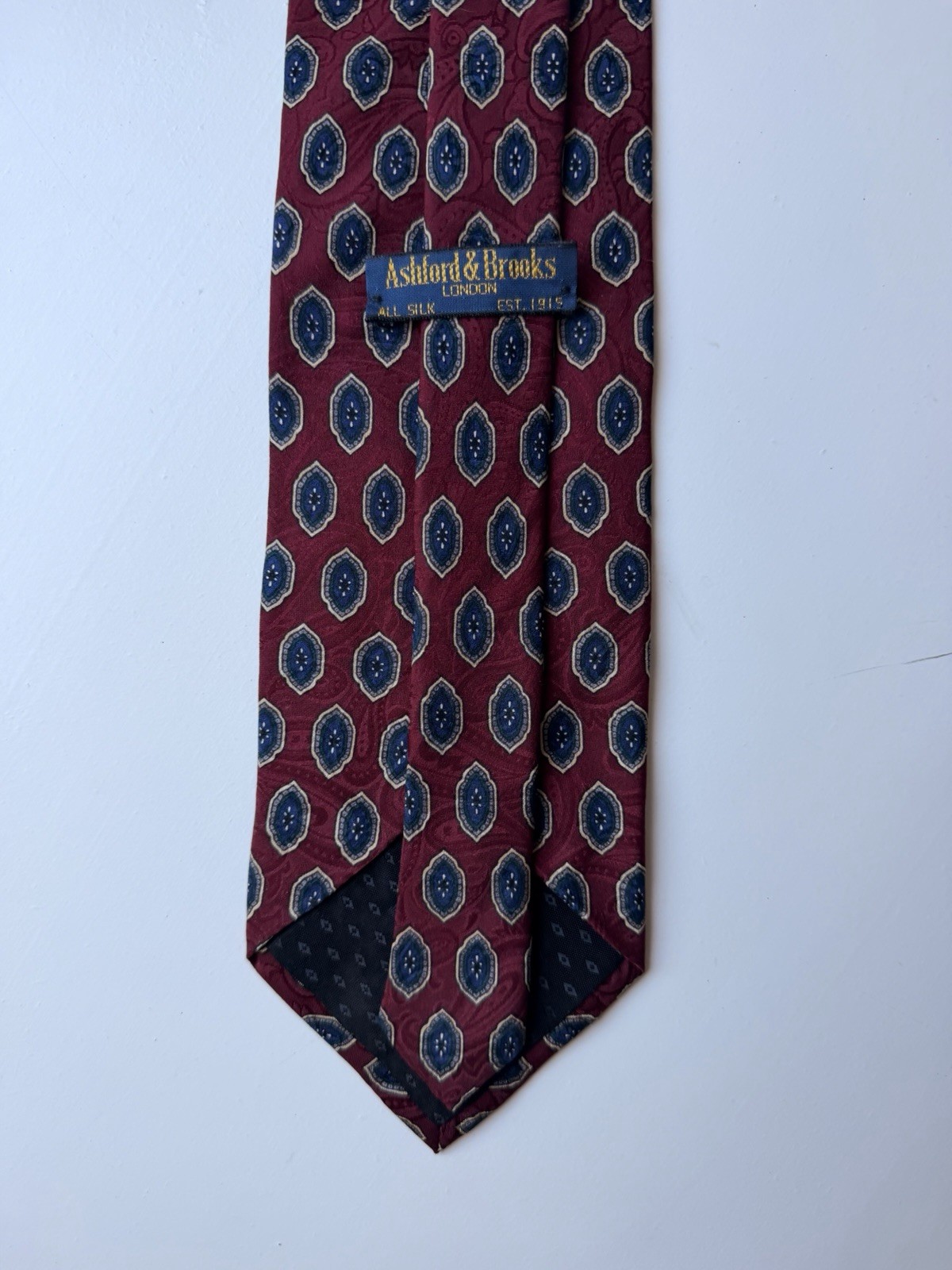 Ashford & Brooks Men’s Handmade 100% Silk Burgundy Geometric Pointed Tie 58”