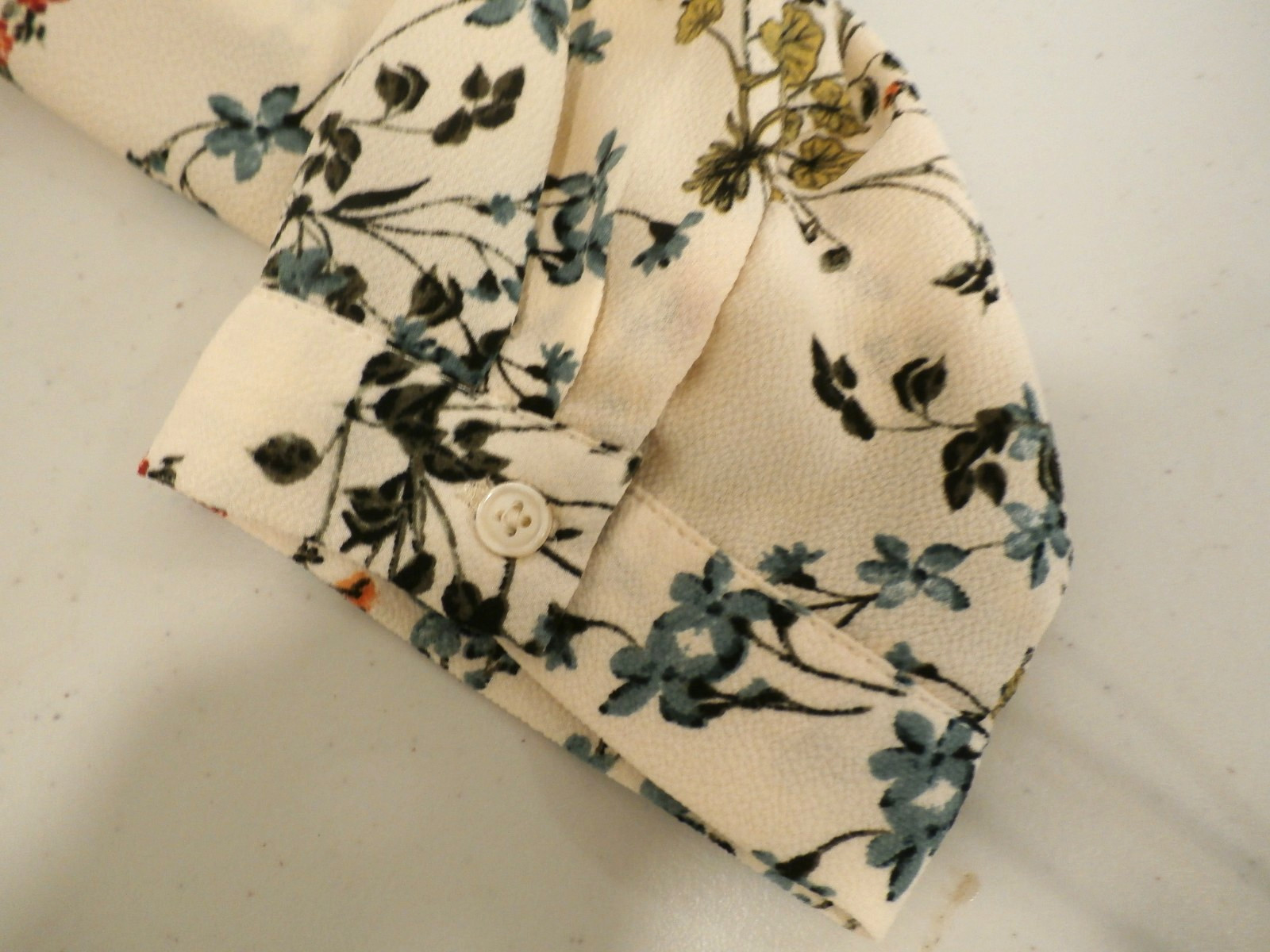 Dalia Beige Floral Tunic Top 3/4 Sleeves 4-Button Front Large