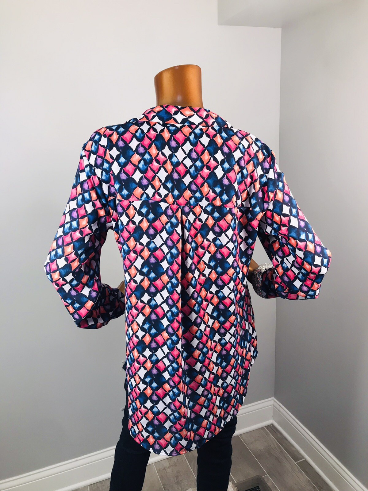 Christopher & Banks L Top Abstract 1/2 Button Up Shirt Wrinkle Resist Long Slvs