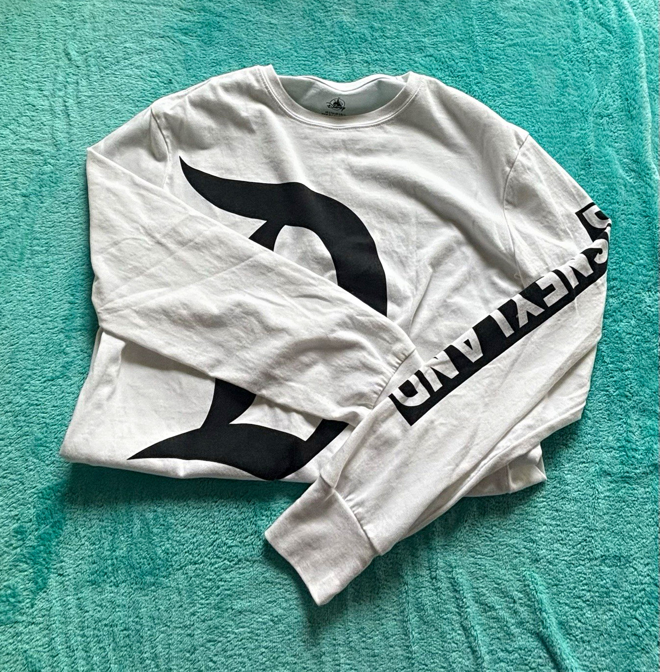 Disneyland S White Cotton Jersey Long Sleeve Crew Logo Tee