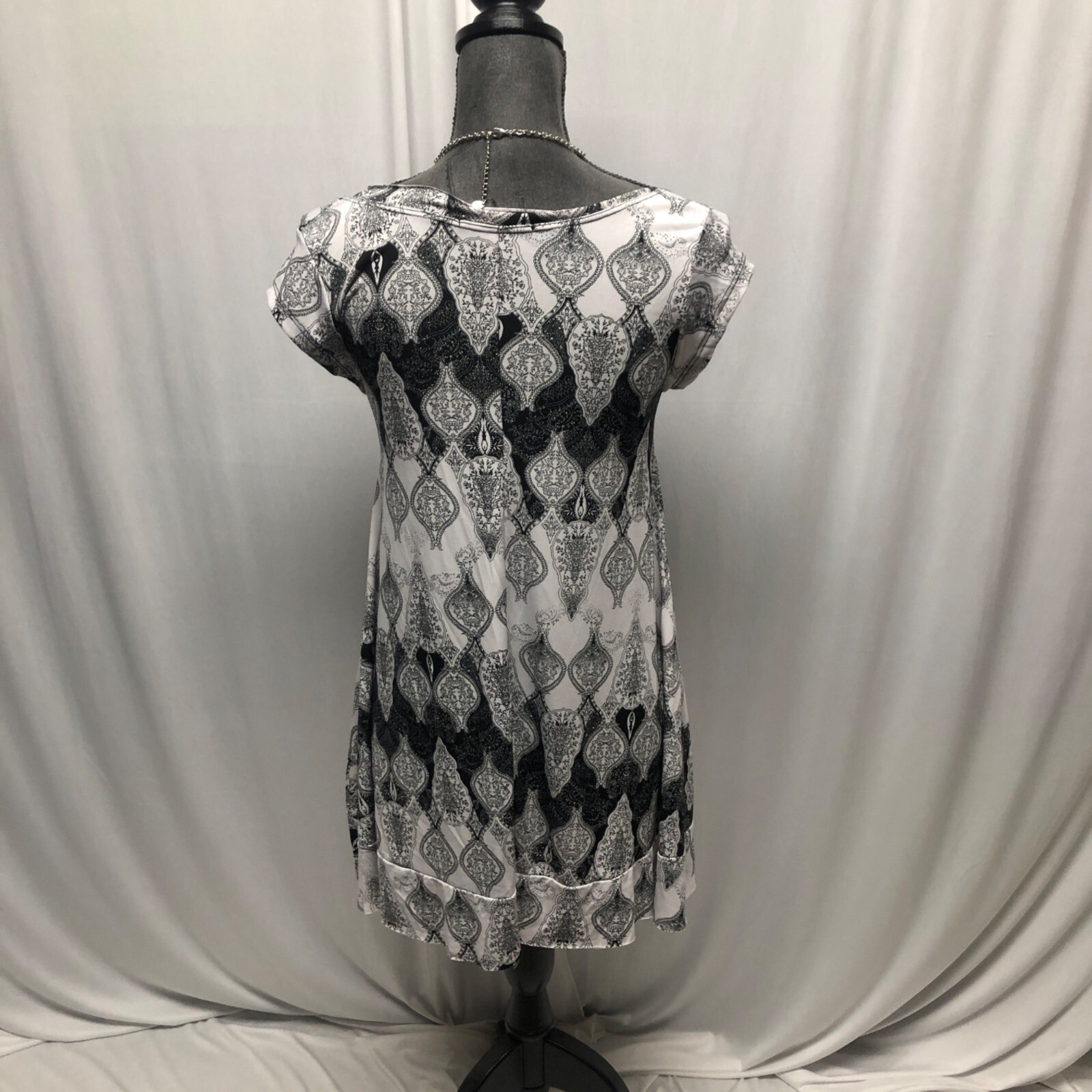 Nicola Anton Tunic Womens Size Medium Black White Raw Edge Neck Hem Stretch Top