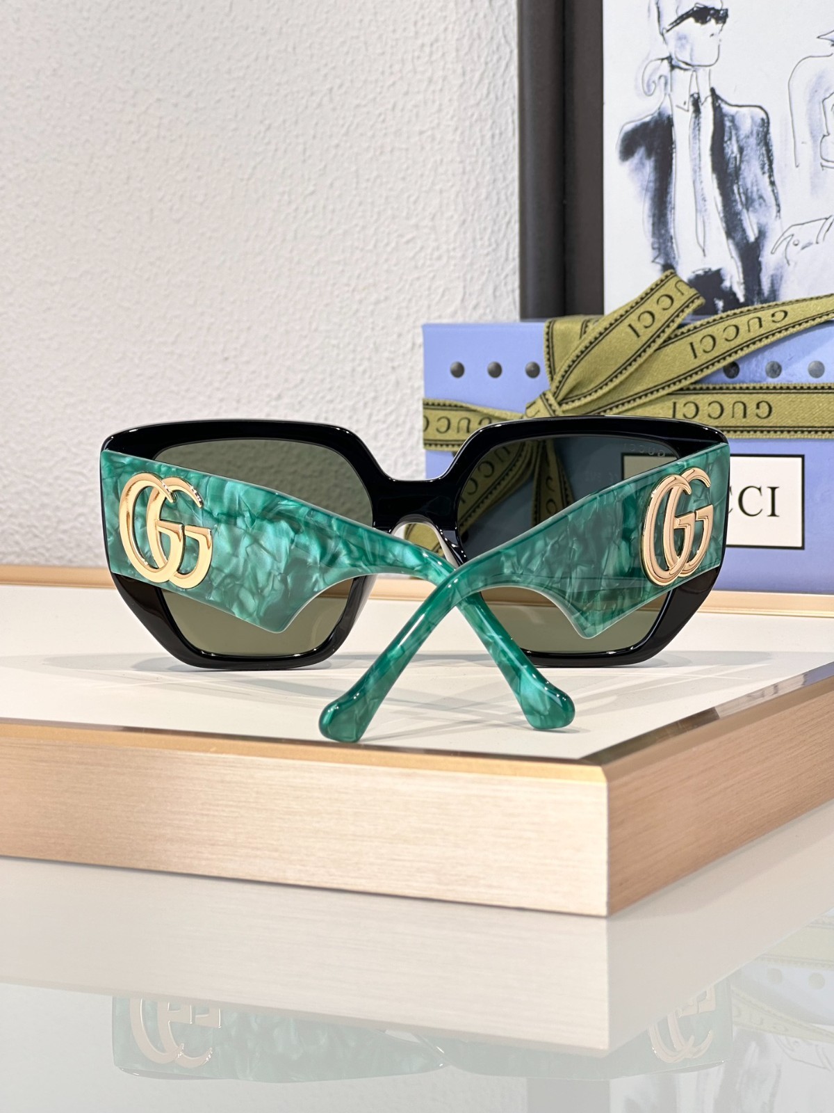 New Gucci GG0956S Oversized Geometric Women’s Sunglasses Black/Green Lense