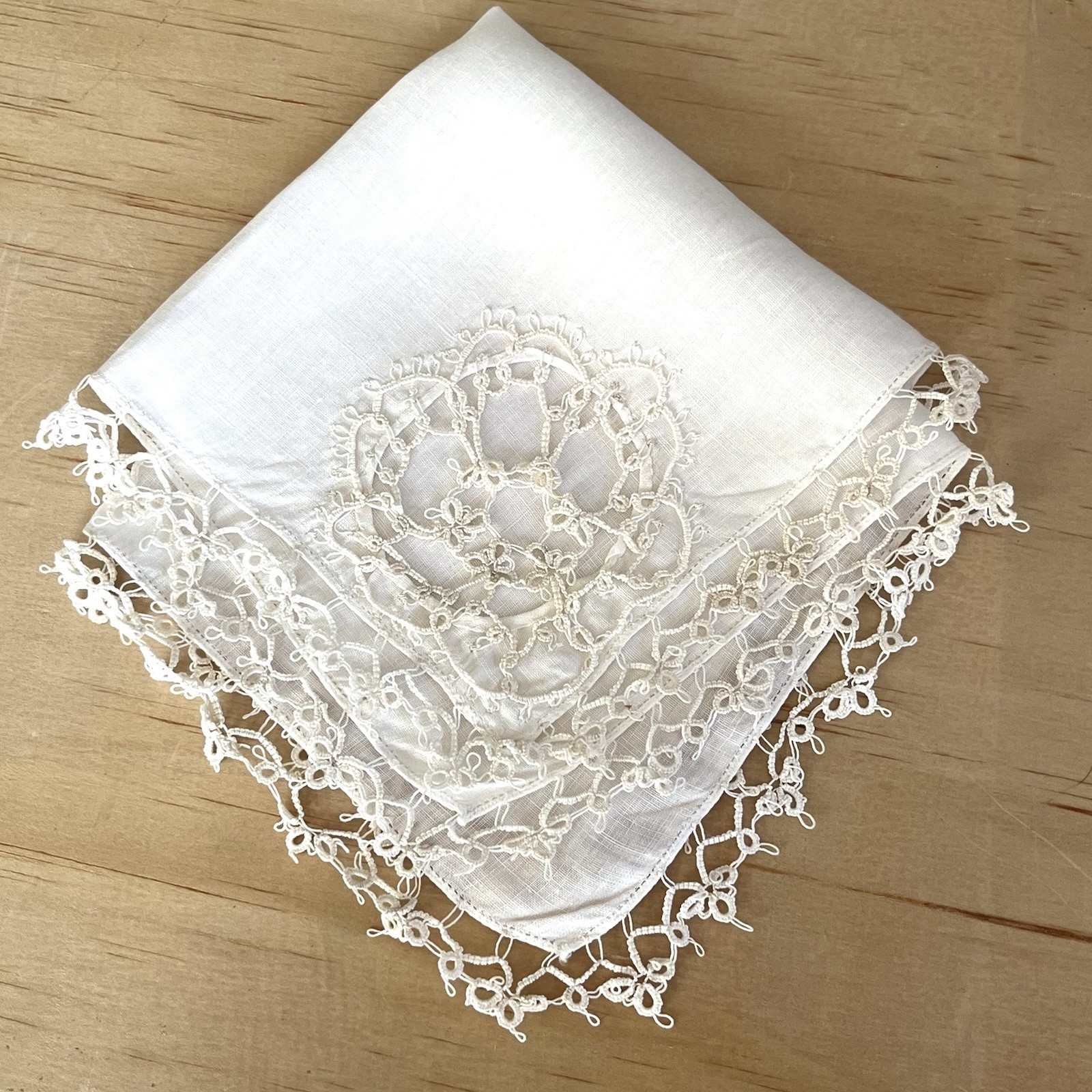 VTG Hankie White Linen Intricate Tatted Lace Crochet Cut-Out Corner 12×12″