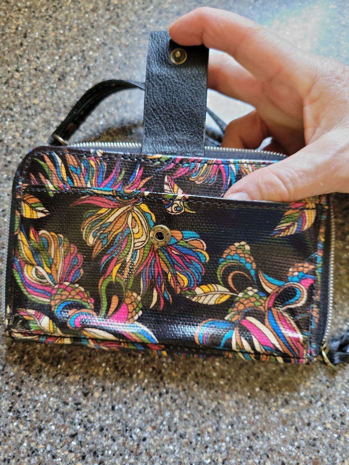 NWOT-SAKROOTS Sm Color Wristlet Wallet-6 CC Slot-4-1/2 Dollar~Zip Coin~Phone