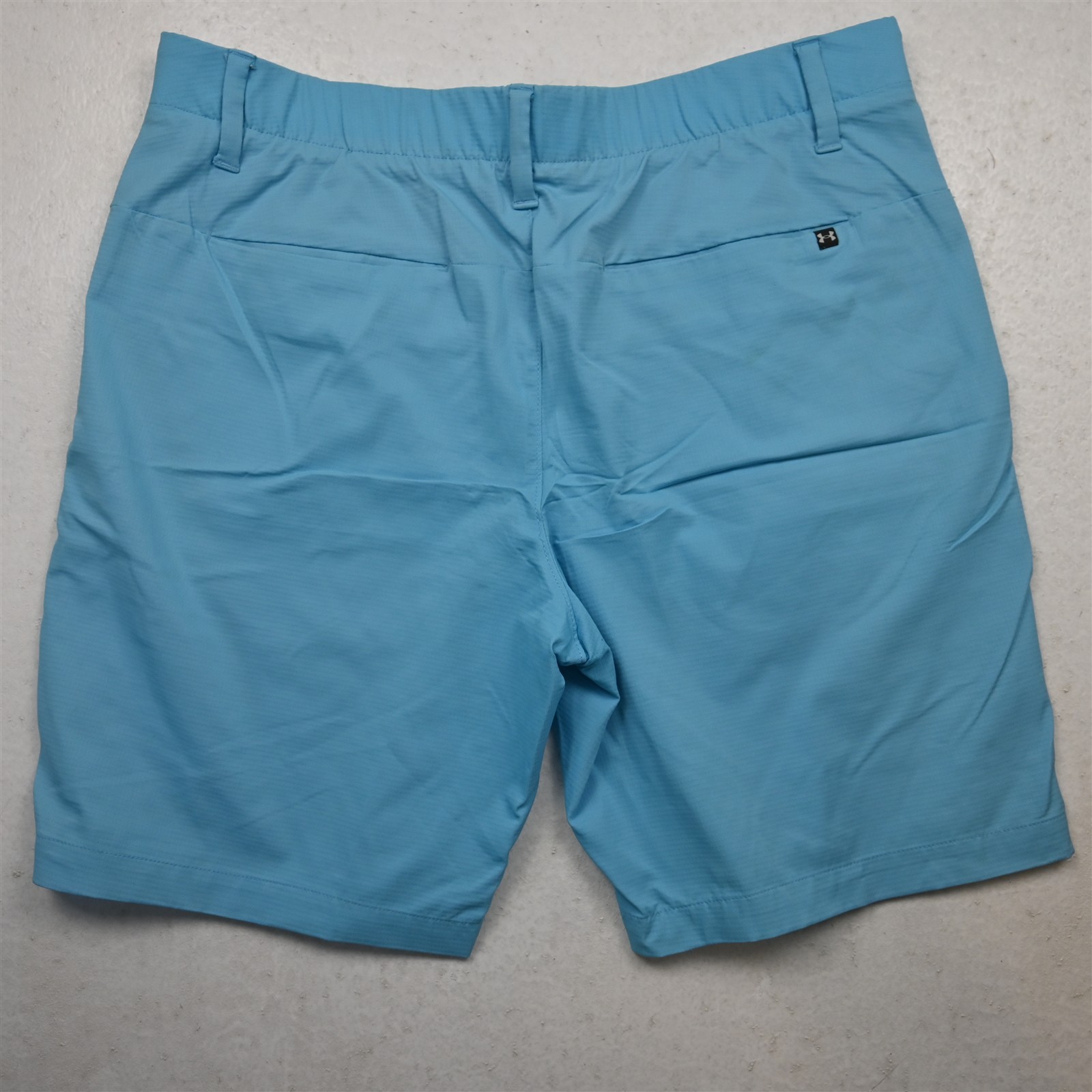 Under armour 36×9″ Bright Blue UM8817 Iso-Chill Airvent Golf Mens Shorts