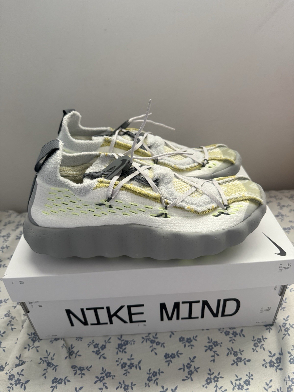 Nike Mind 002 Flyknit ‘White Dark Grey Volt’ – 9M *IN HAND READY TO SHIP*