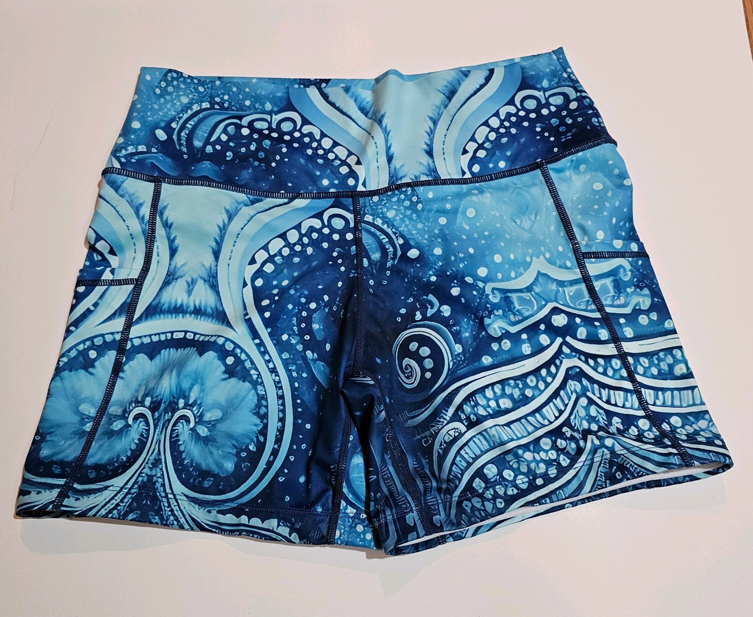 Constantly Varied Gear CVG Women’s L Octopus Ocean 5” Graphic Gym Shorts