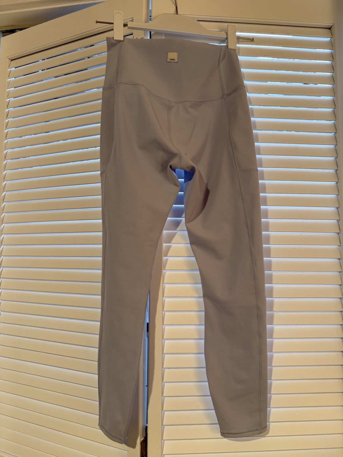 Vuori Size Small Light Purple 7/8 Leggings Women’s