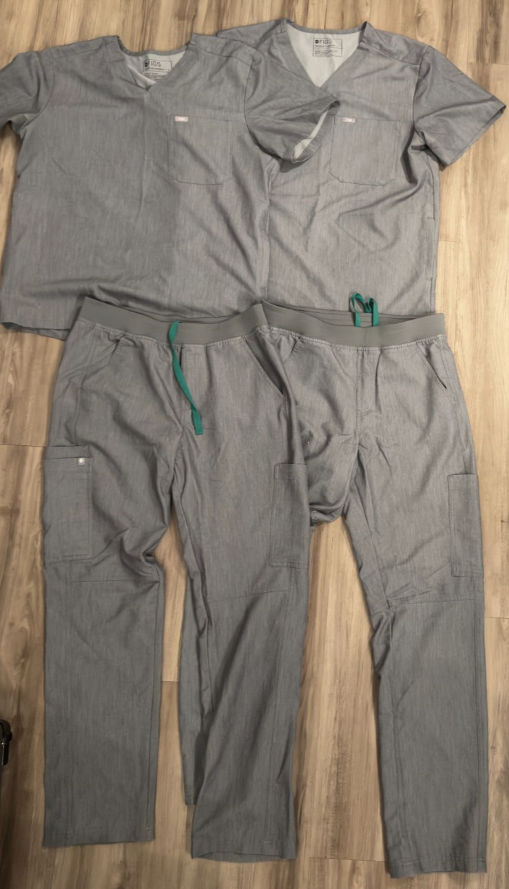 FIGS Scrubs Men 2 Complete Sets Graphite (2x Tops size L, 2x Pants size M)