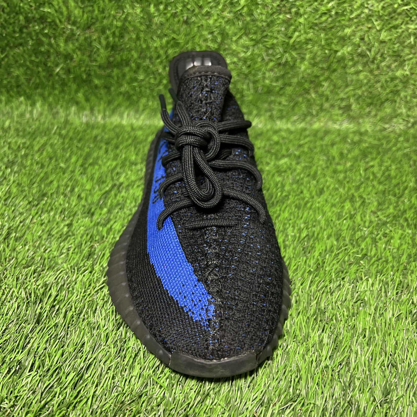 Size 6.5 – RIGHT SHOE ONLY adidas Yeezy Boost 350 V2 Low Dazzling Blue ONE SHOE
