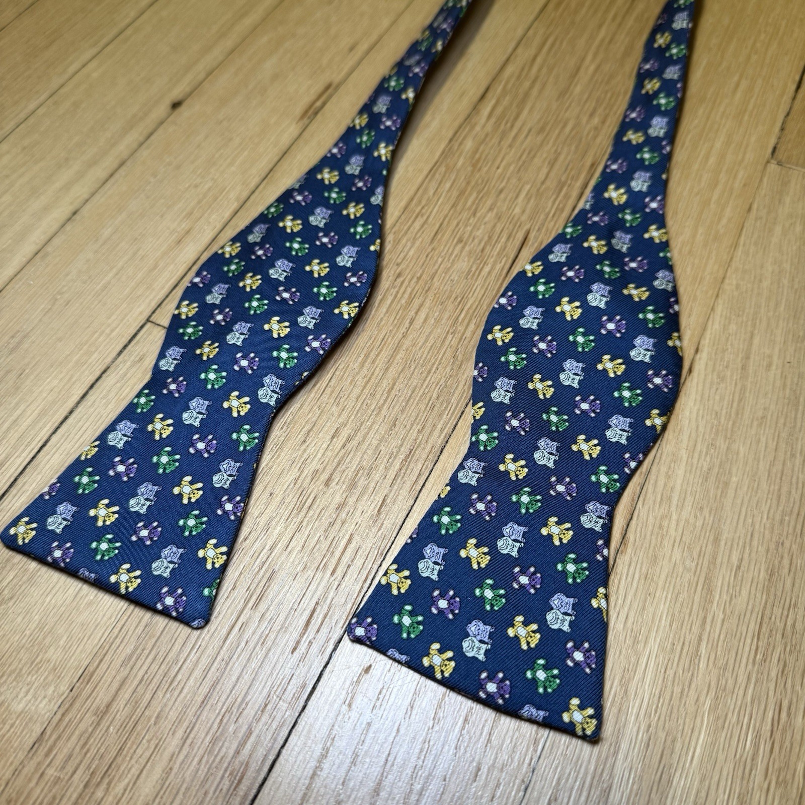 Vineyard Vines Bow Tie Silk Teddy Bear Comedy Tragedy Theatre Masks Self Tie USA