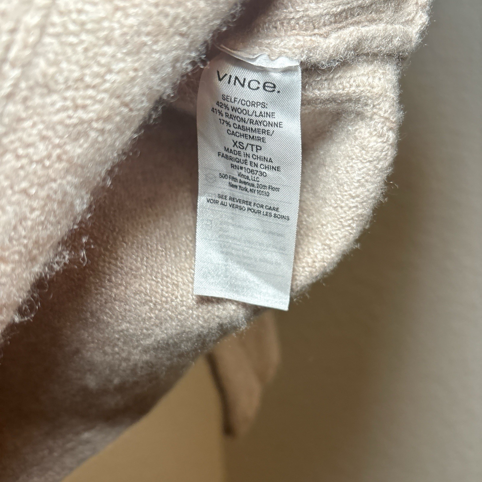 vince cashmere beige cropped turtleneck sweater