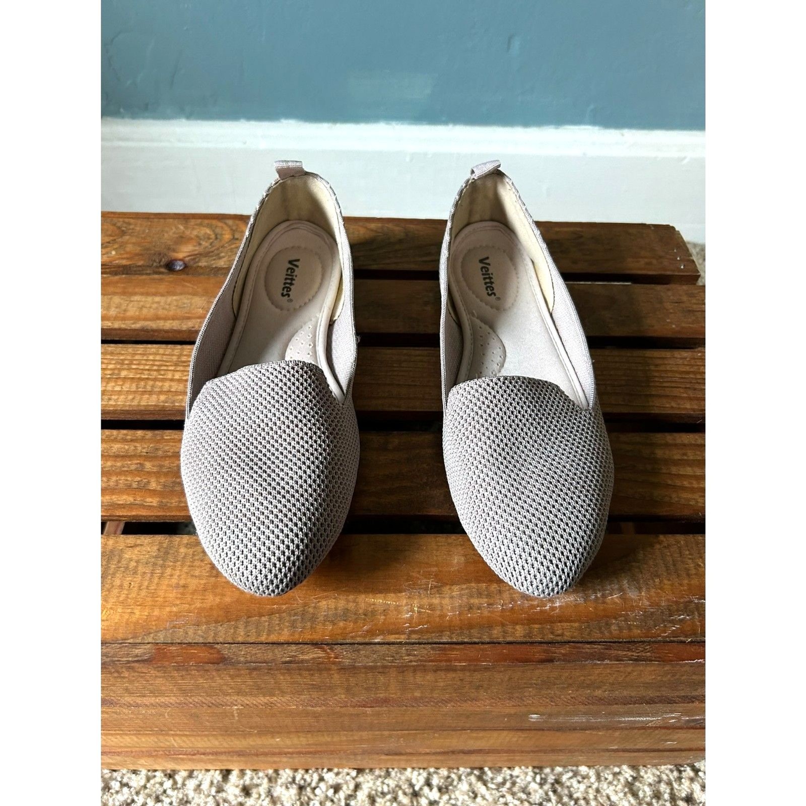 Veittes beige canvas flats size 6.5