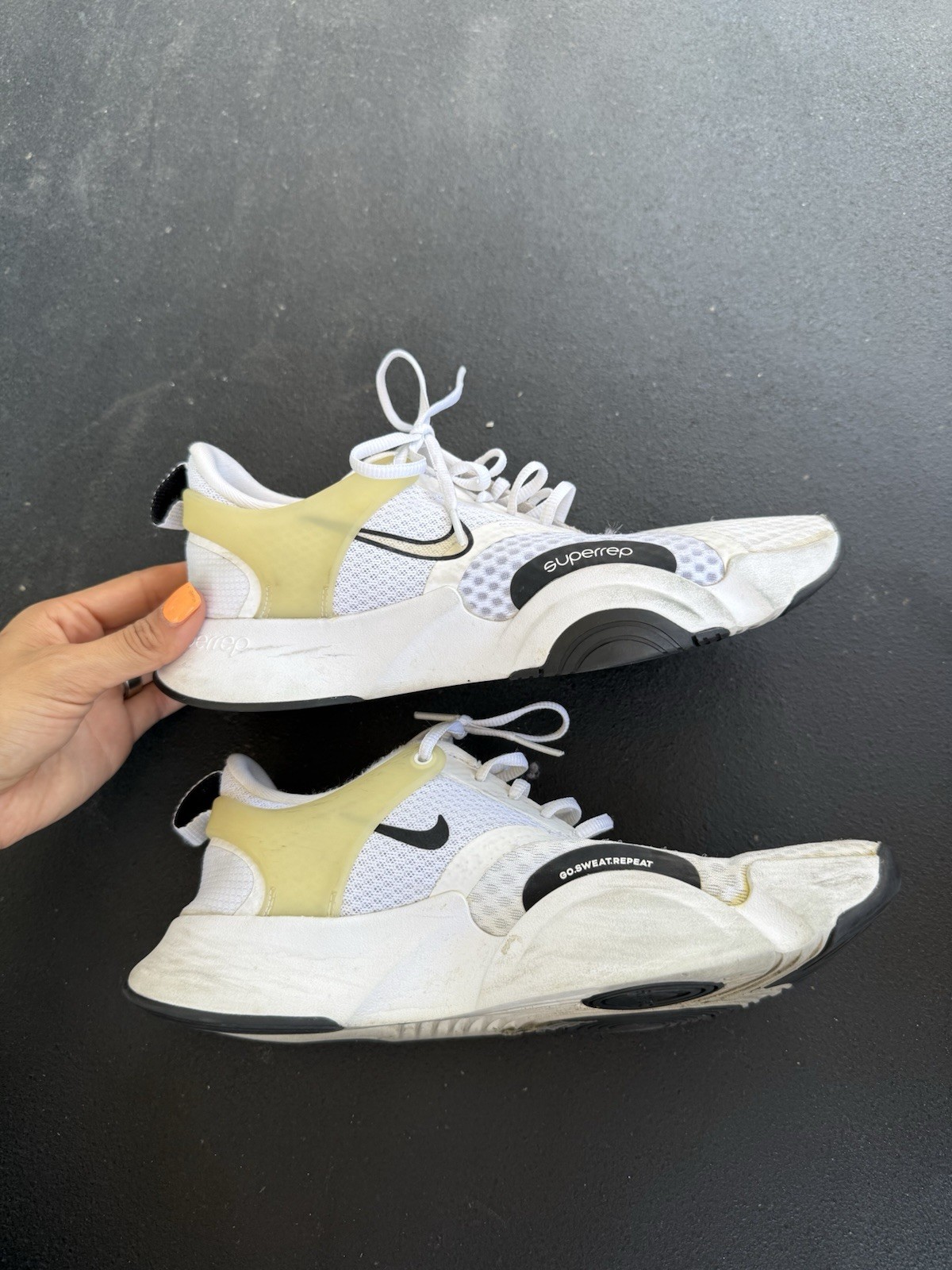 Nike Superrp White Sneakers 8.5 Women’s Athletic Shoes