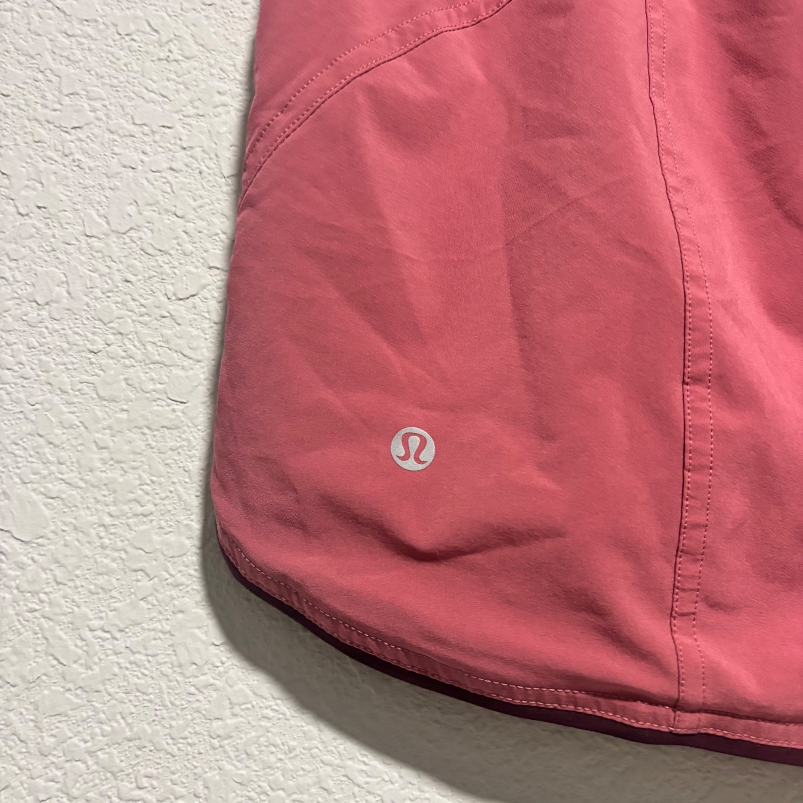 Lululemon Choose a Side Reversible Short Pink Burgundy Womens Size 10 Athletic