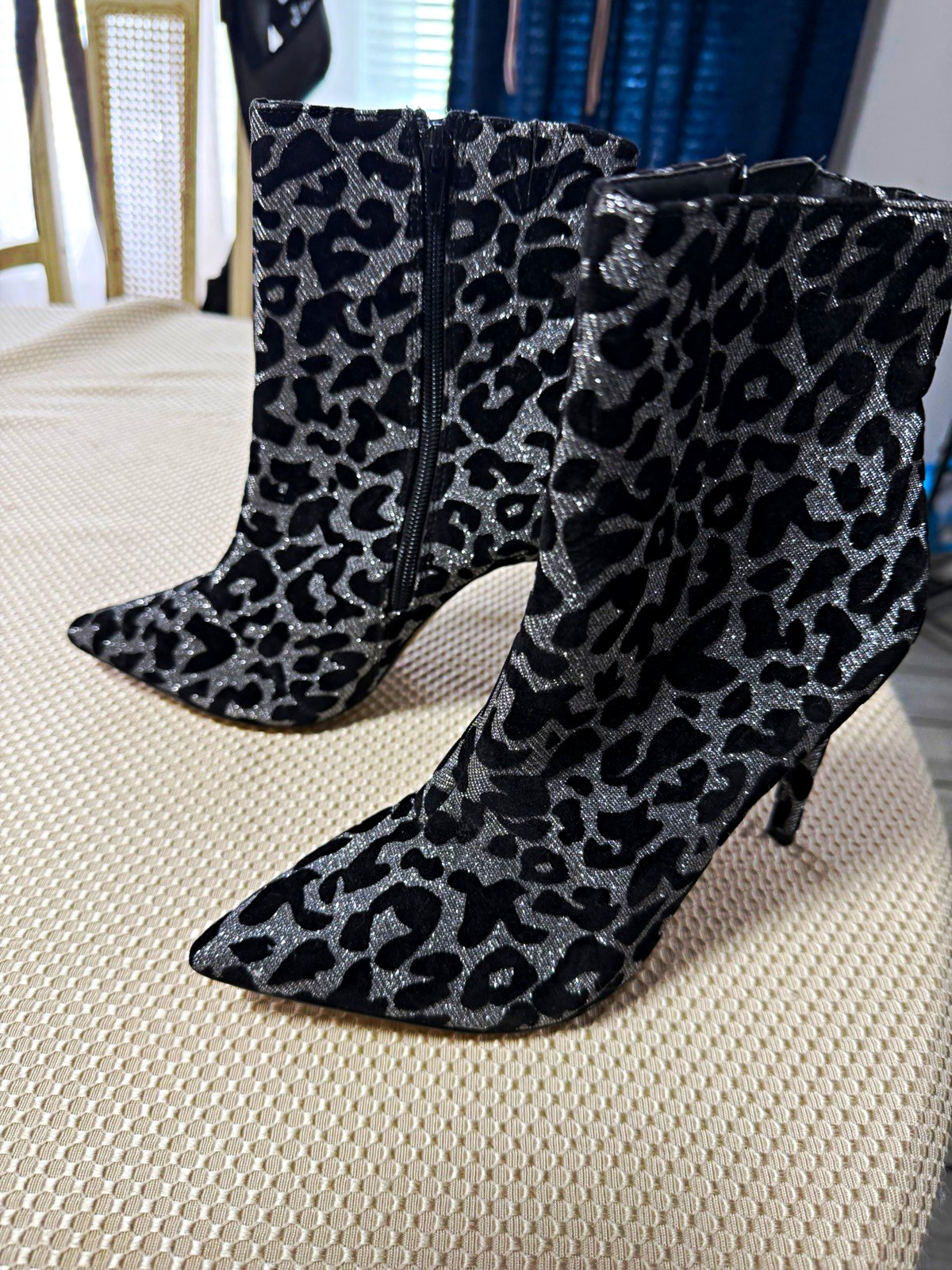 Express Women’s Black/Silver Animal Print Pointed Toe Zip Bootie US 8