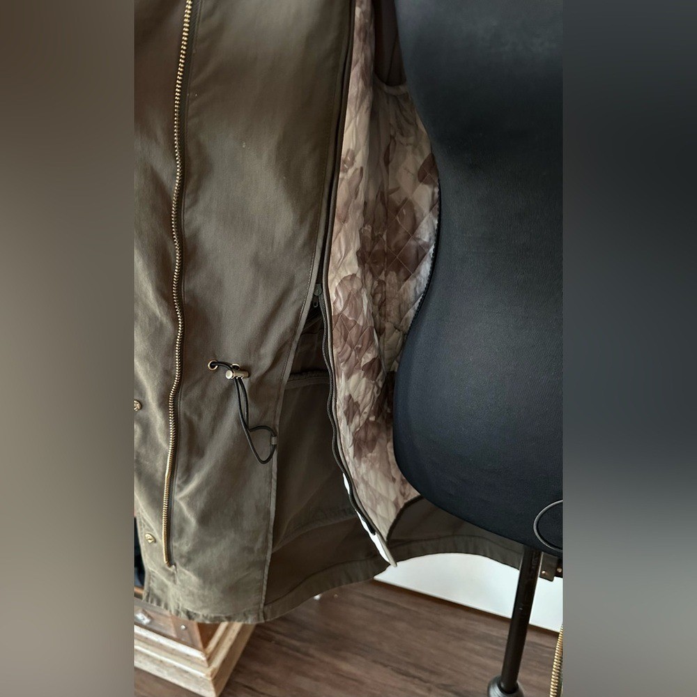 Soia and Kyo Harri Hooded Utility Coat in Olive Green. Size S/P.