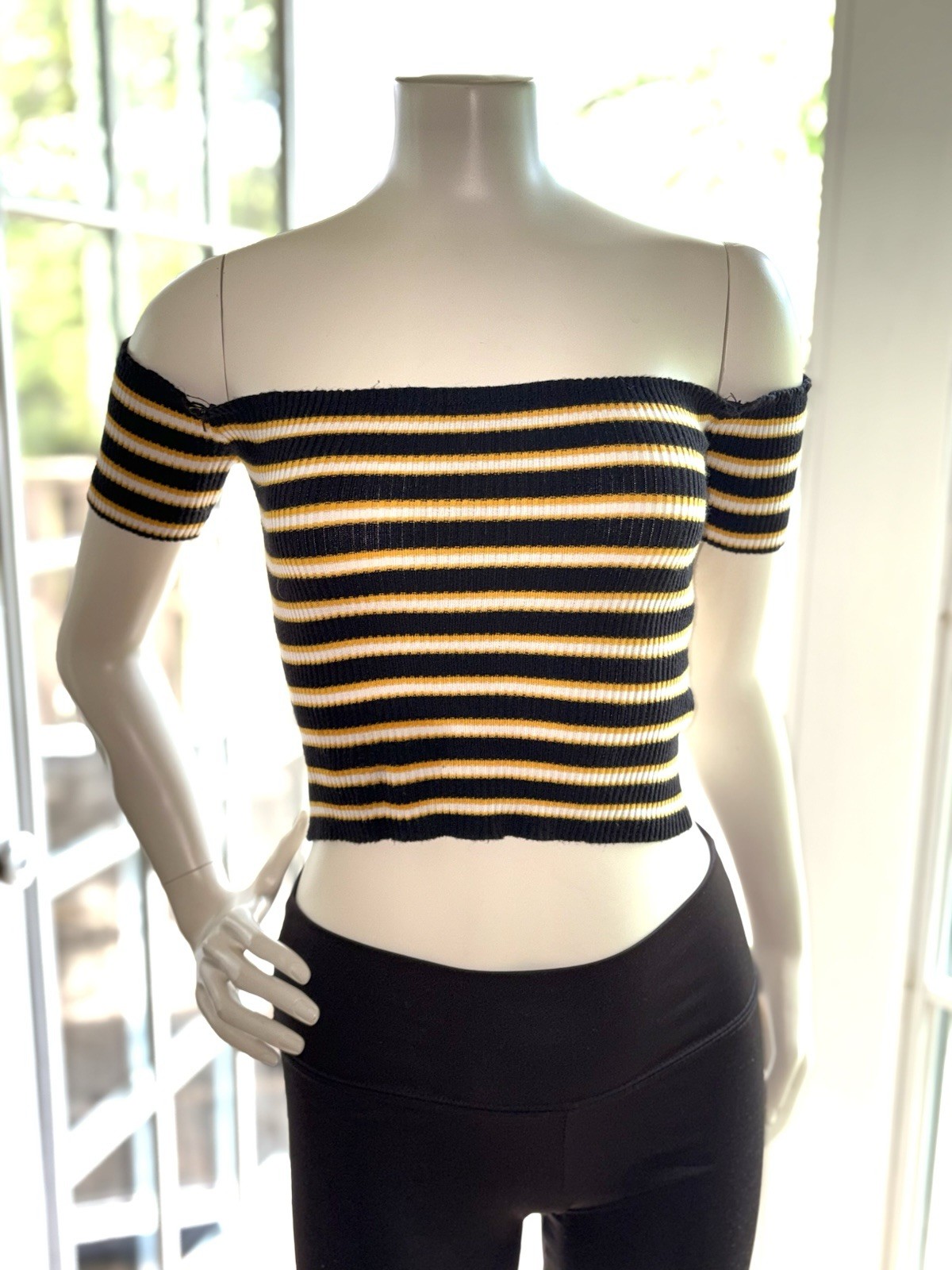 Ambiance Apparel Mustard Multi Color Strped Short Sleeve Crop Top Blouse Medium
