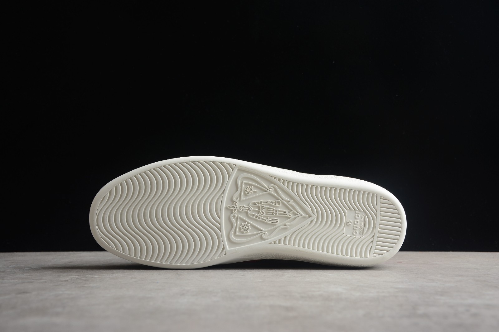 GUCCI ACE Canvas bee Men’s sneakers