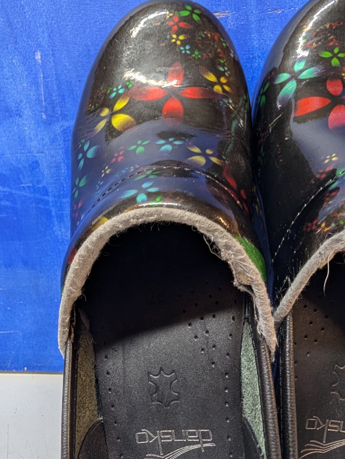 NO REFUNDS. Dansko Women’s Black Floral Leather Slip-On Comfort Clogs EU 37 US 8