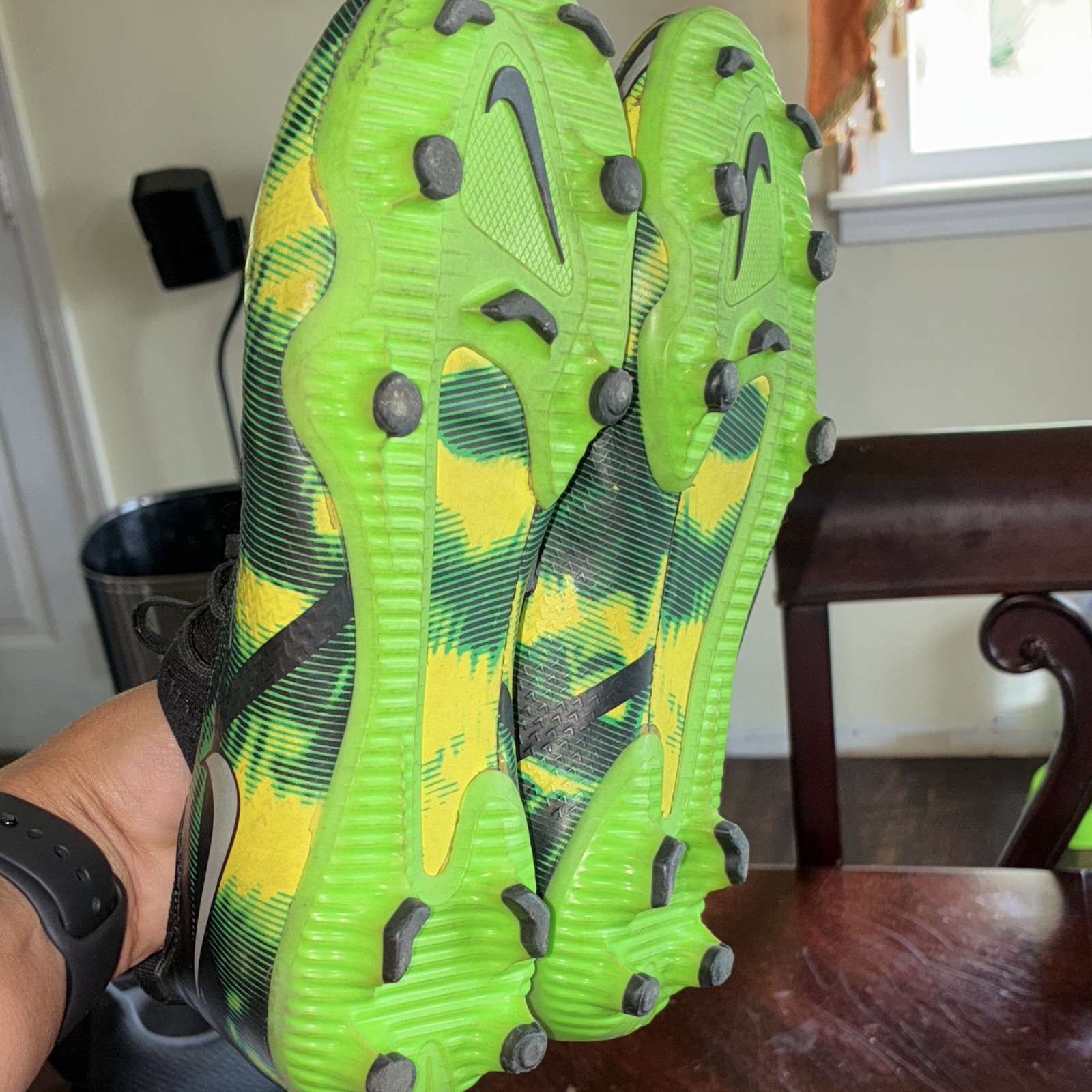 Nike Phanton Phantom GT Low Top Lace-Up Rubber Soccer Cleats Camo Green/Black