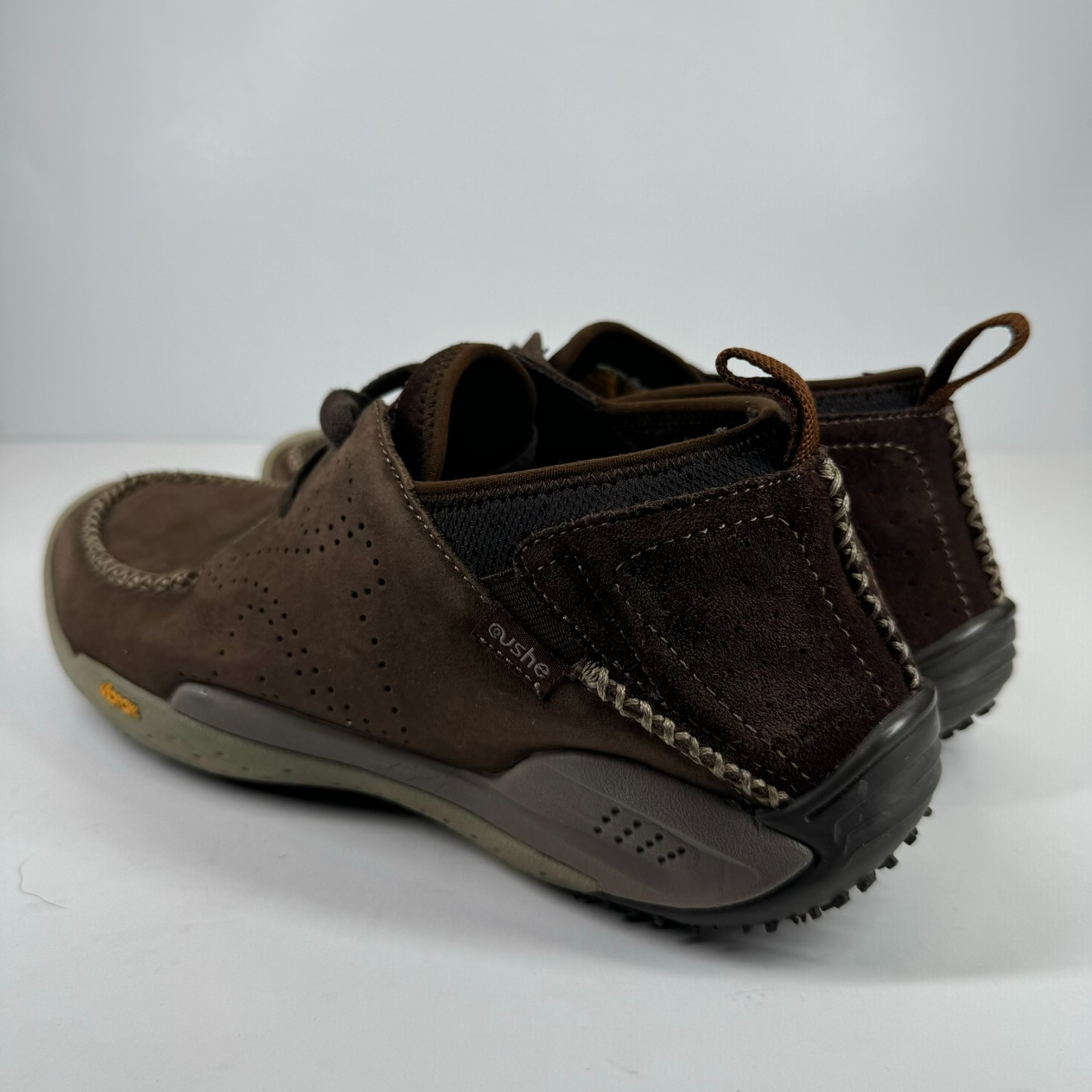 Cushe Baja Chill Men’s US 11 Dark Brown Suede Oxford Loafers Vibram Sole UM00131