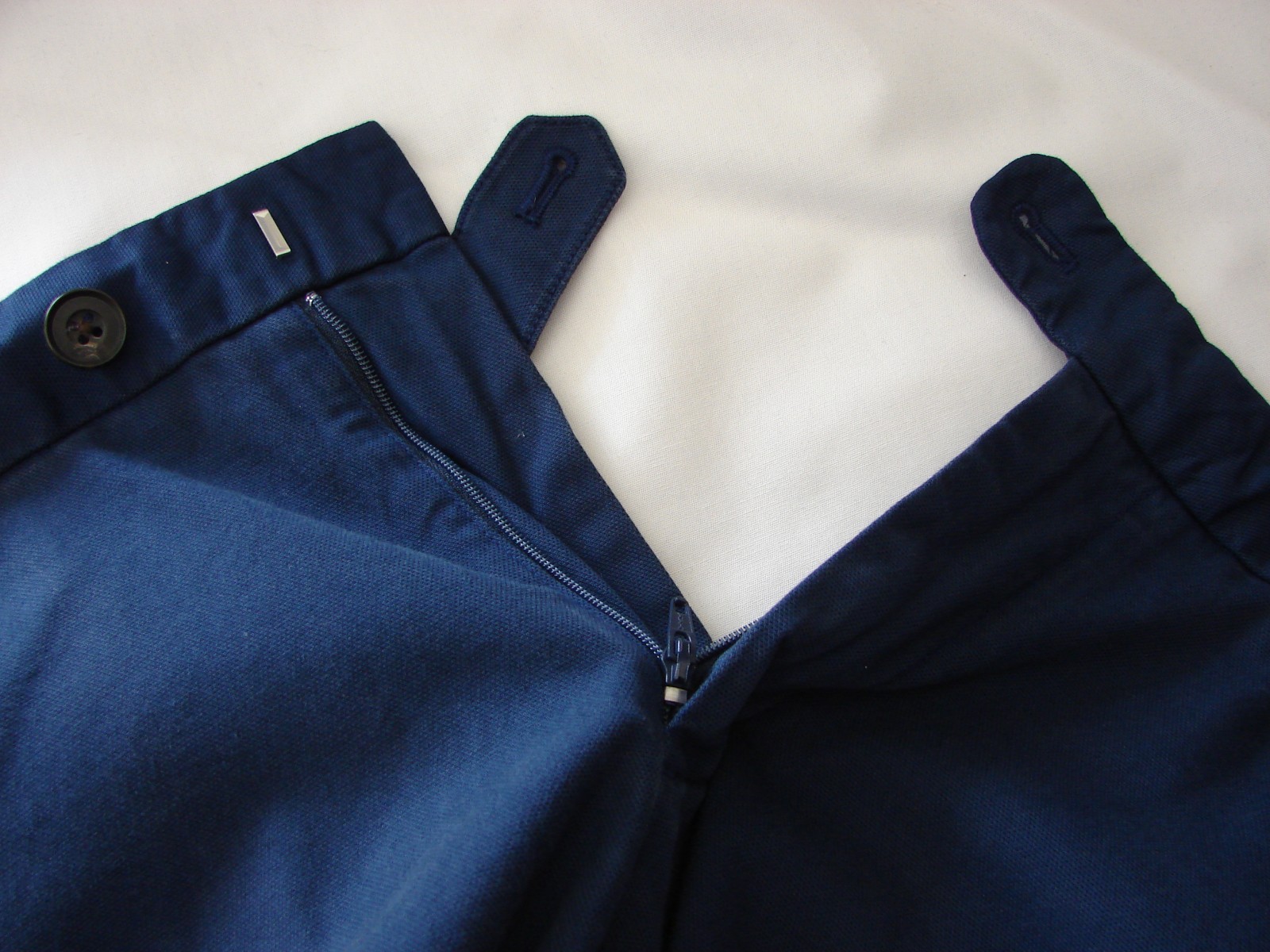 NWOT Navy Blue Slim Fit Stretch Italian Chinos from Bonobos, Size 33 X 32