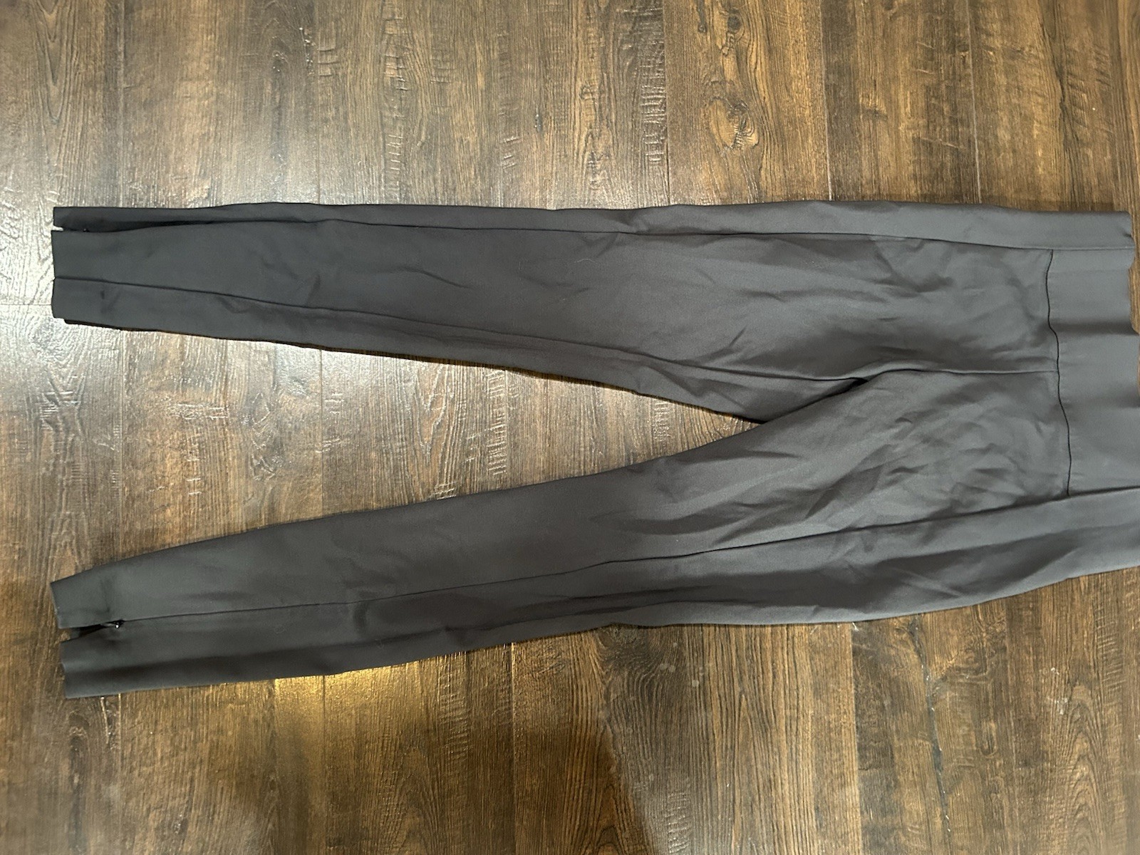 H&M Women’s Gray Heavy Legging Size Small Cute Zippers On The Leg. See Picture.